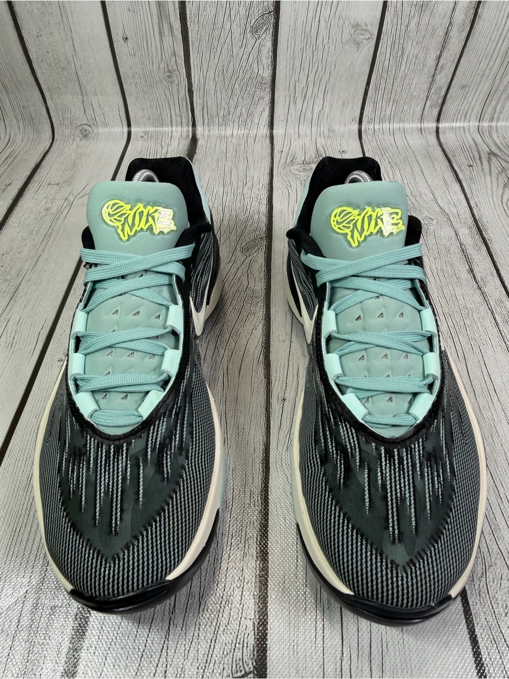 Nike Air Zoom GT‎ Cut 2.0 Swoosh Sly Sz 7.5 Womens Jade Ice Basketball
Shoes